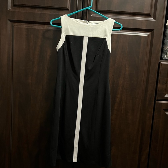 Women dress - Picture 3 of 3